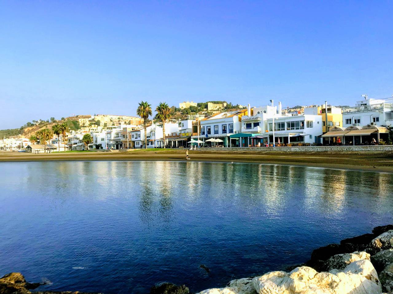 Málaga beach, sea and restaurants near Malaga Beach House
